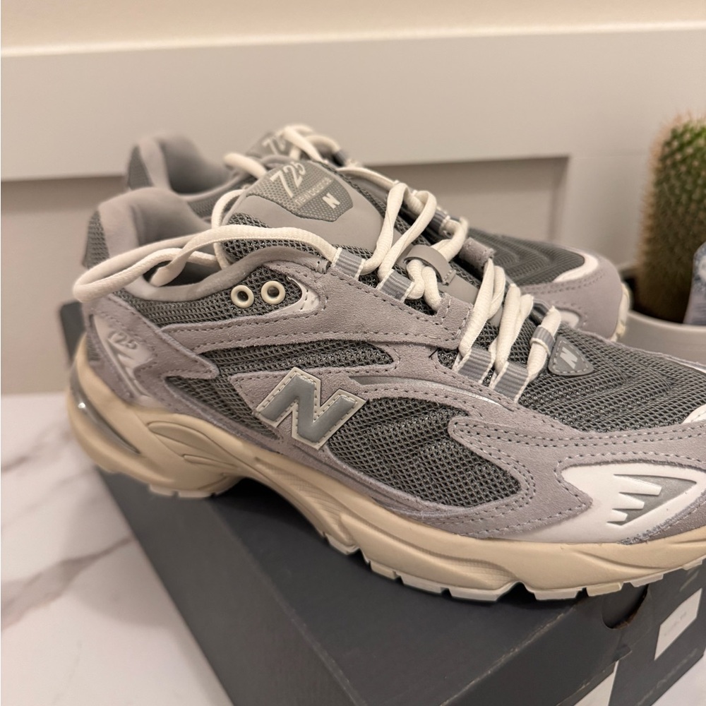 New Balance Grey Lifestyle Shoes 725v1